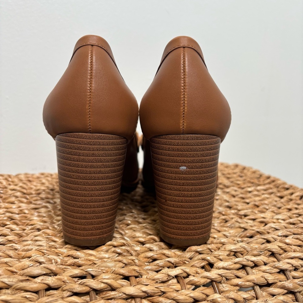 Jones New York Cyri Heeled Loafer Pumps | Women’s 9M Tan Block Heel Chain Detail - Picture 10 of 12
